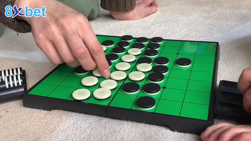 Hướng dẫn cách chơi cờ Othello chi tiết cho tân binh Chiến thuật chơi cờ Othello hiệu quả từ cao thủ