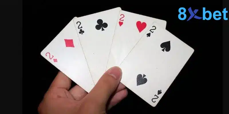 Tứ quý chặt được đôi 2 không? Tứ quý có thể chặt được gì? Kinh nghiệm dùng tứ quý để chặt heo khi chơi đánh bài tiến lên hiệu quả